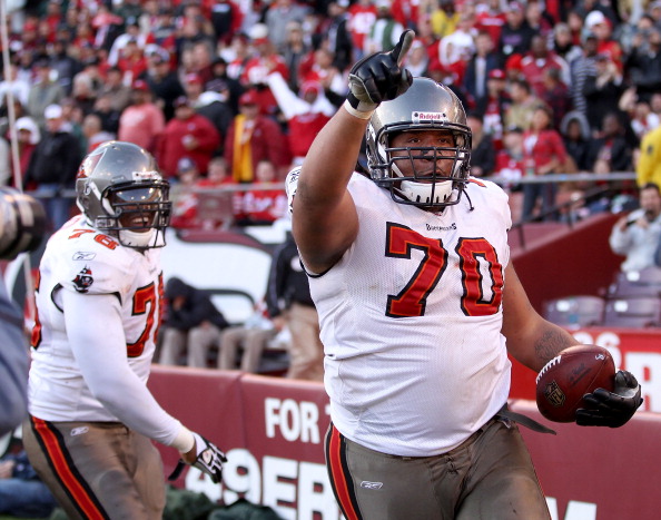 donald-penn-td-celebration-buccaneers.jpg